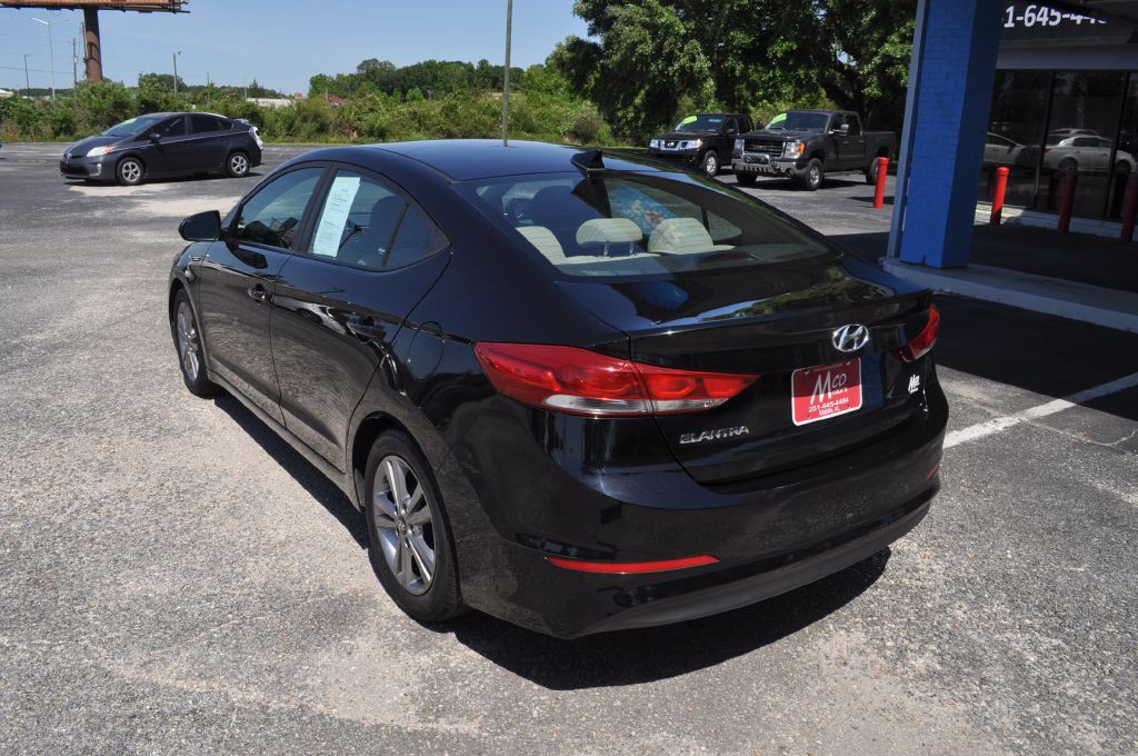 2017 Hyundai Elantra Image 9