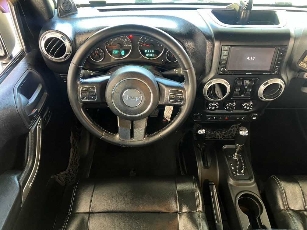 2012 Jeep Wrangler Image 19