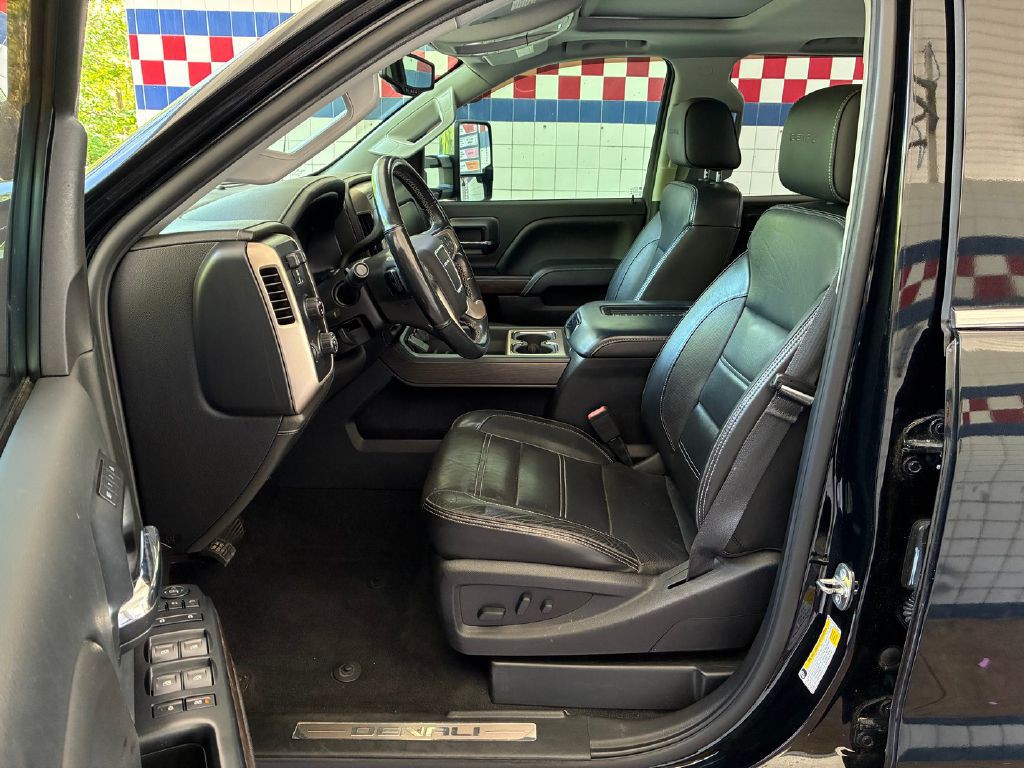 2019 GMC Sierra 2500 Image 9