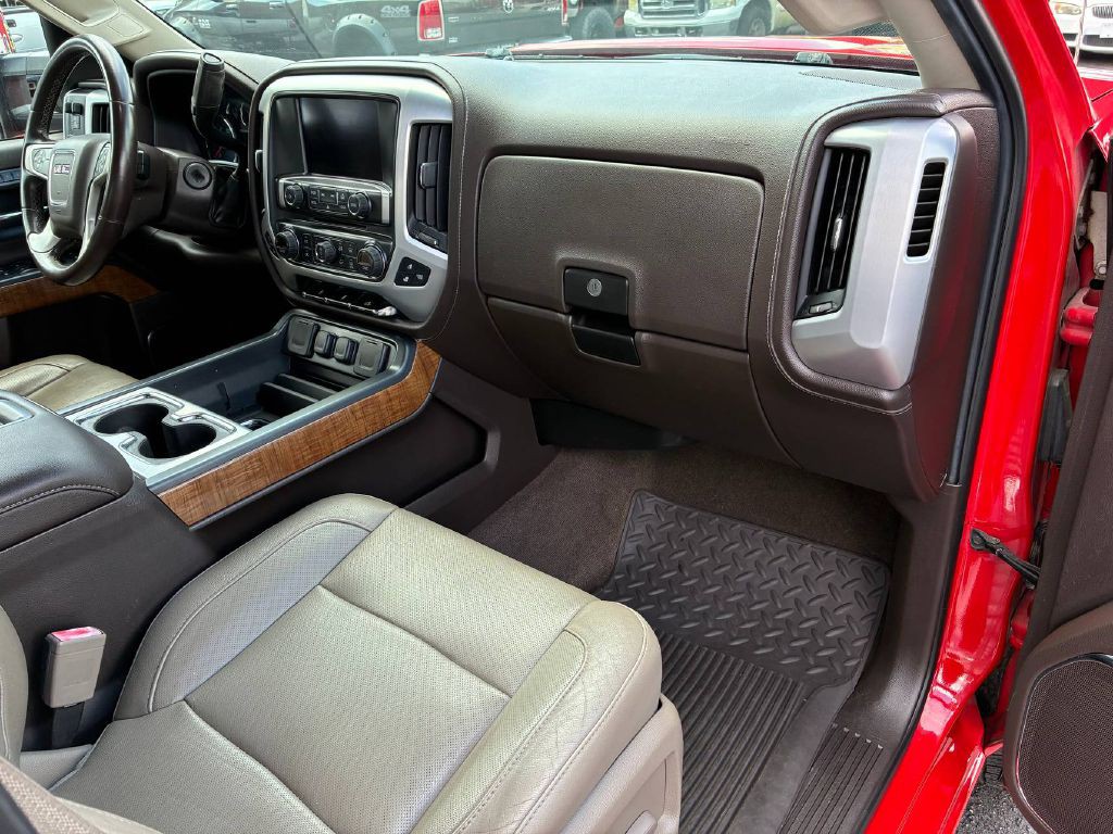 2015 GMC Sierra 2500 Image 15