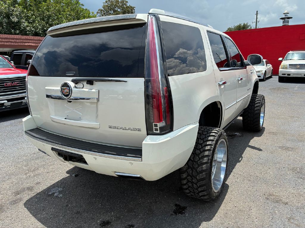 2013 Cadillac Escalade Image 5