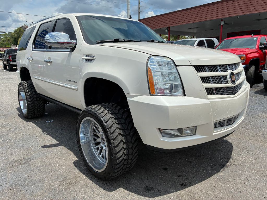 2013 Cadillac Escalade Image 8