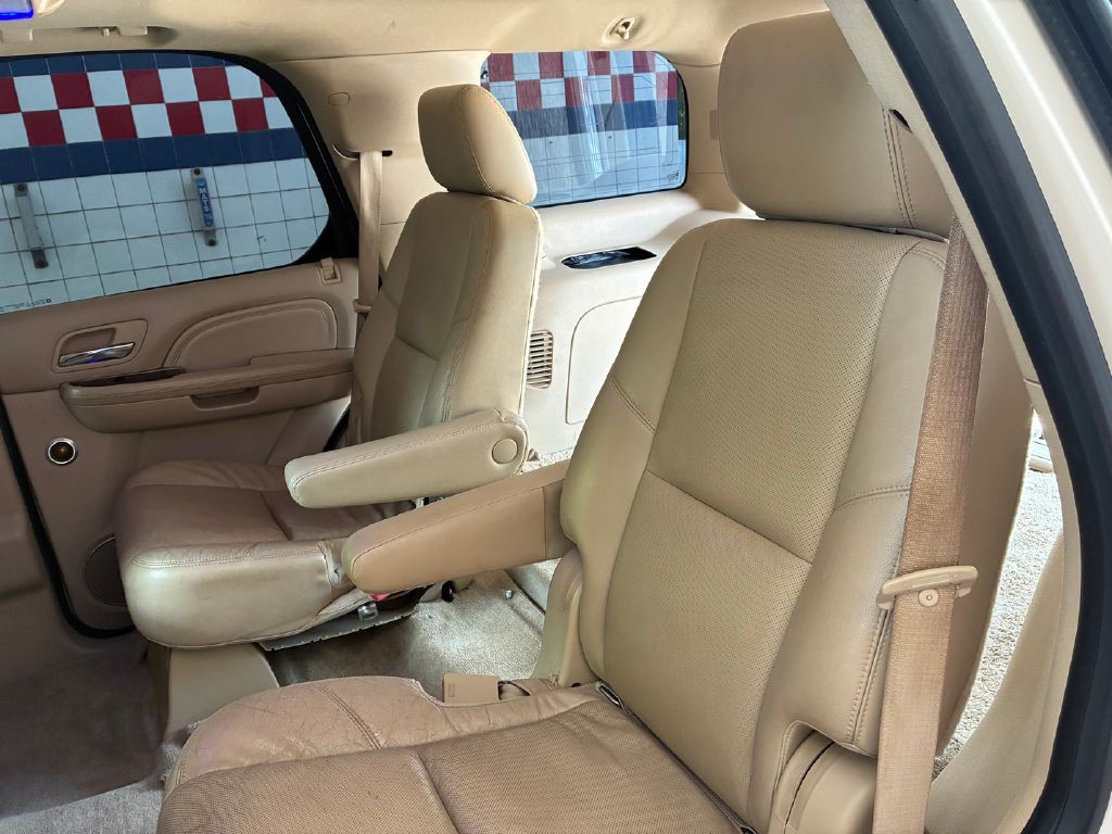 2013 Cadillac Escalade Image 14