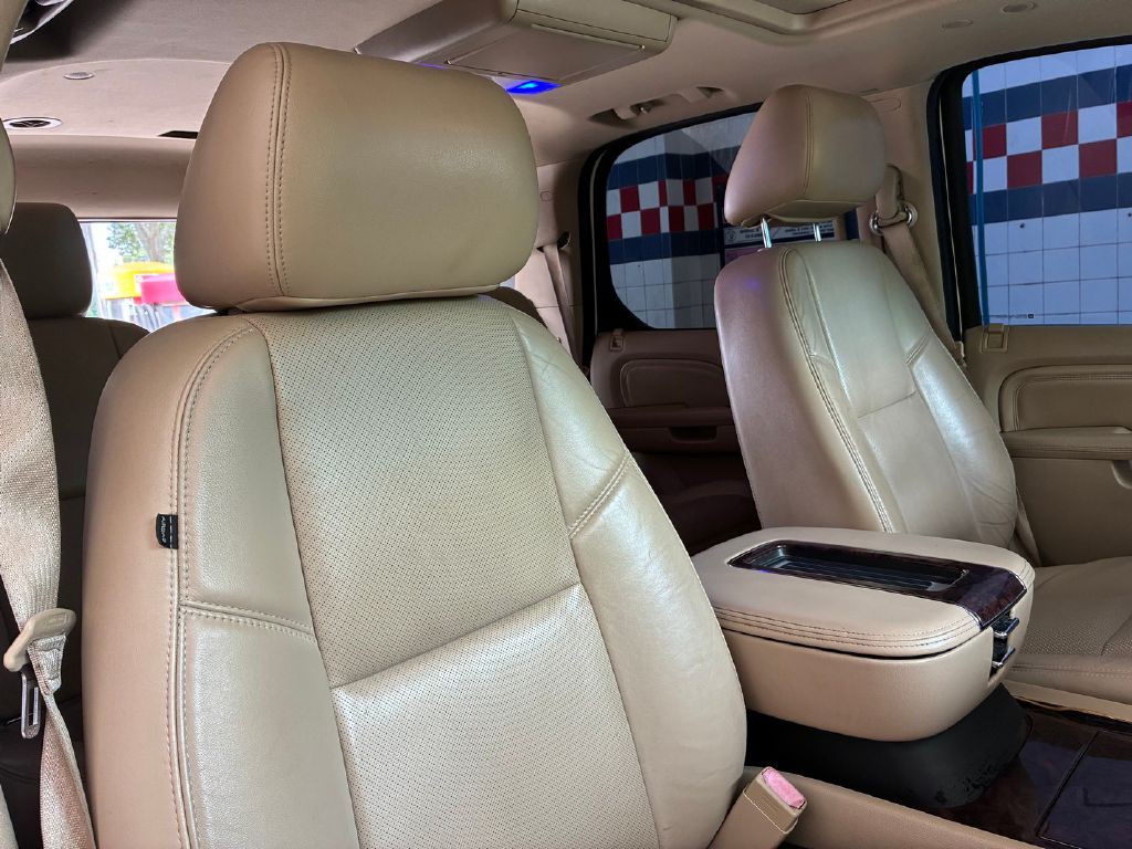 2013 Cadillac Escalade Image 20