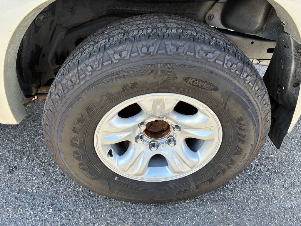 2001 Toyota 4Runner Image 9