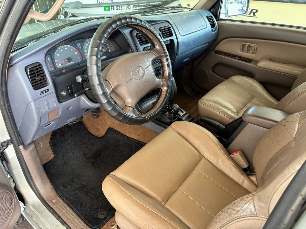 2001 Toyota 4Runner Image 11