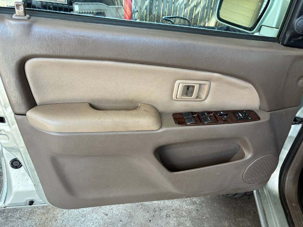 2001 Toyota 4Runner Image 12