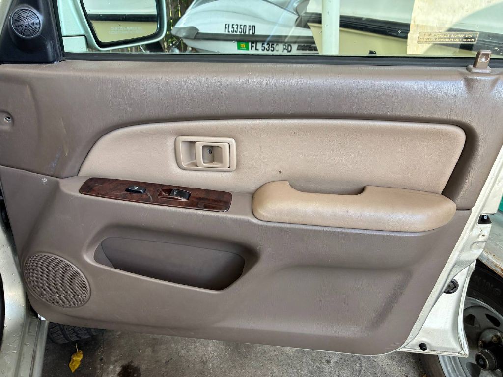 2001 Toyota 4Runner Image 18