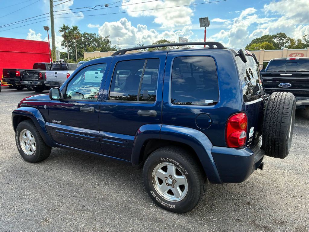 2004 Jeep Liberty Image 3