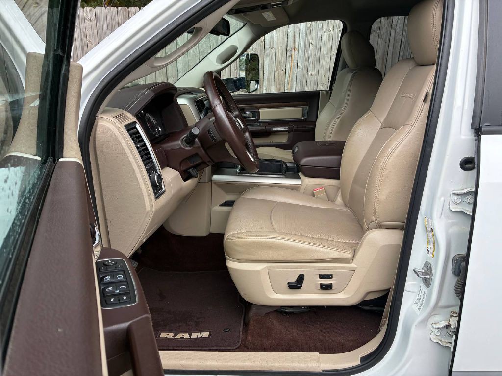 2014 RAM 3500 Image 9