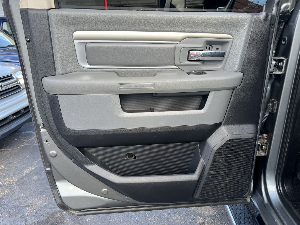 2013 RAM 2500 Image 18