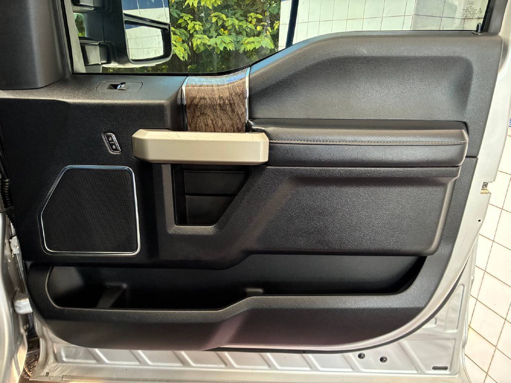 2017 Ford F-250 Image 17