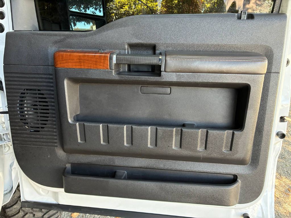 2015 Ford F-250 Image 17