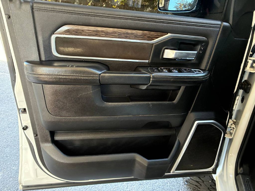 2020 RAM 3500 Image 12