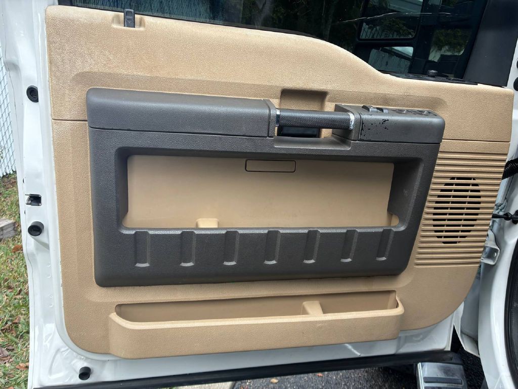 2012 Ford F-350 Image 12