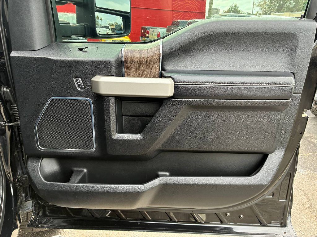 2017 Ford F-250 Image 16