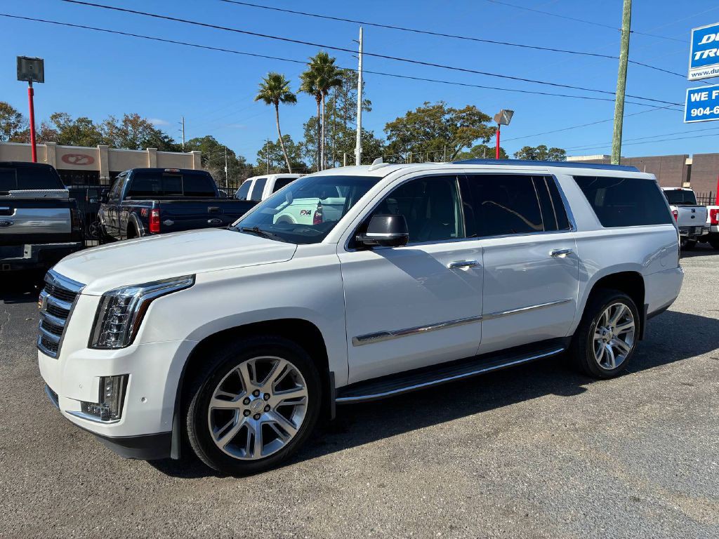 2017 Cadillac Escalade Image 2