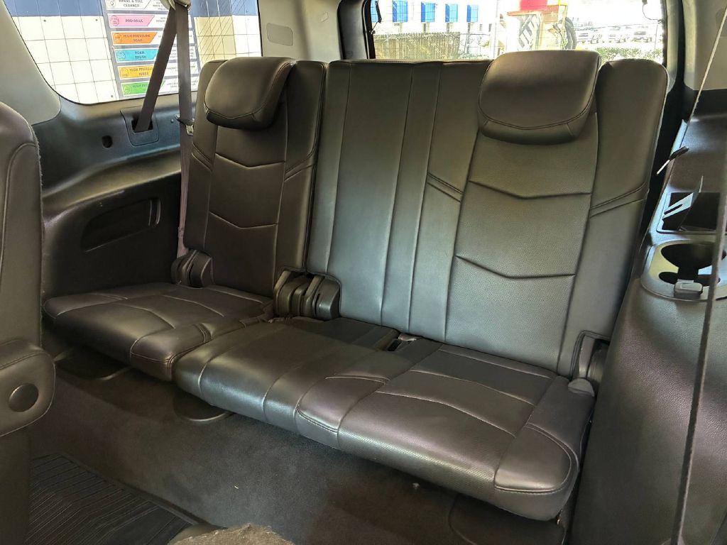 2017 Cadillac Escalade Image 14