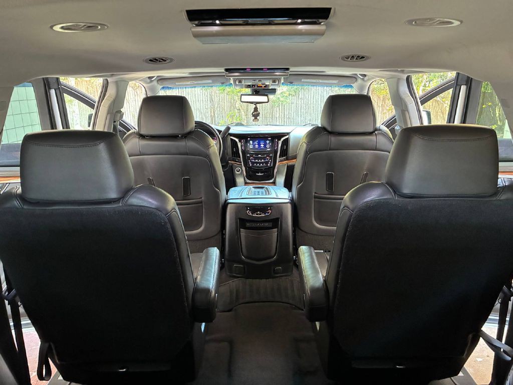 2017 Cadillac Escalade Image 22