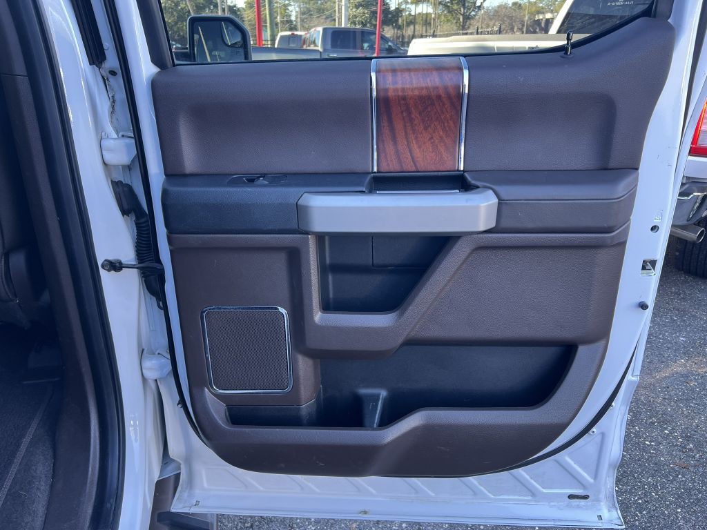 2015 Ford F-150 Image 18