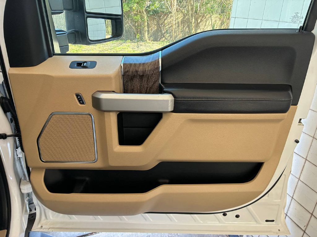 2017 Ford F-350 Image 18