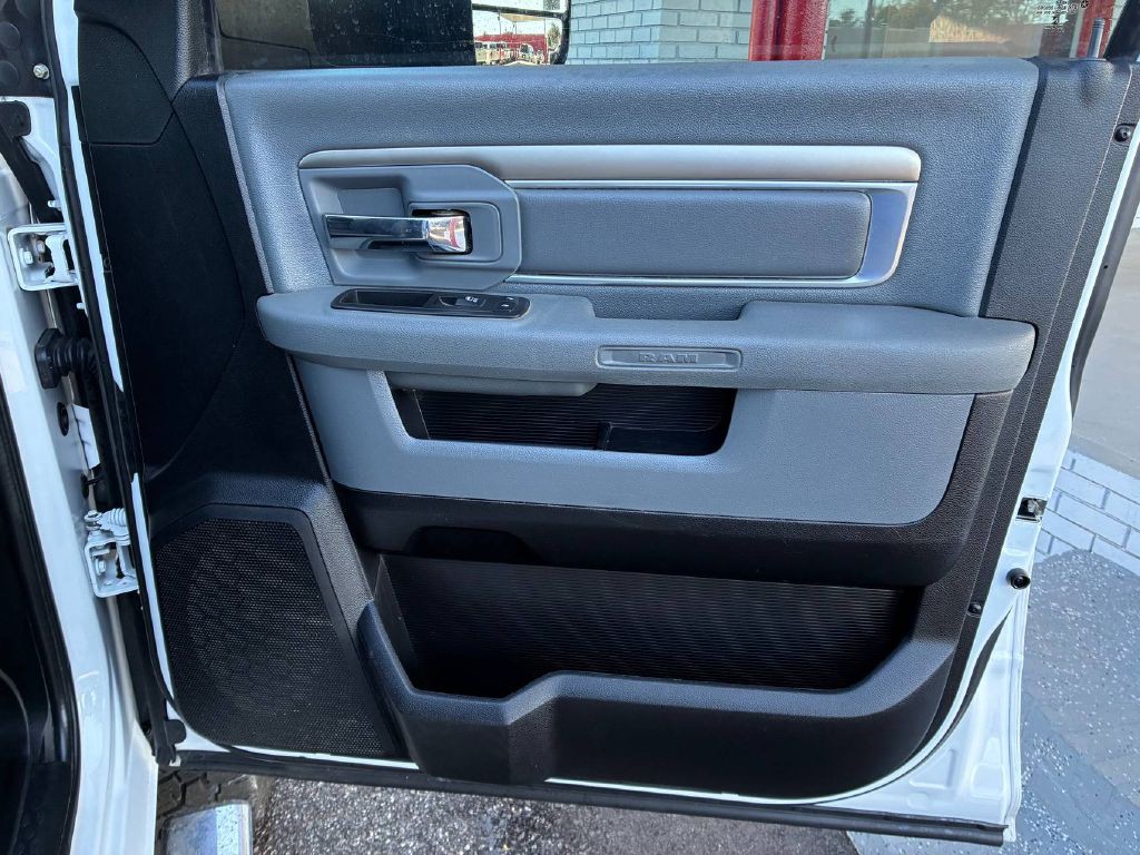 2017 RAM 2500 Image 16