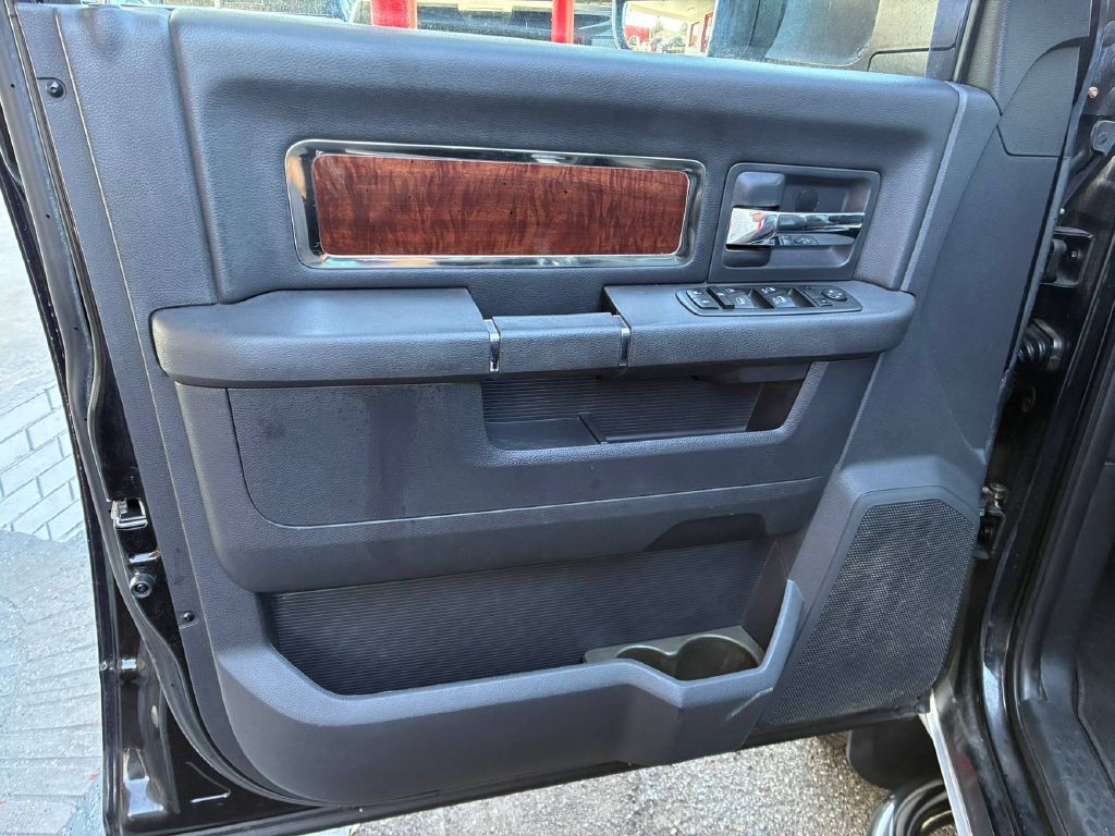 2012 Dodge Ram 3500 Image 12