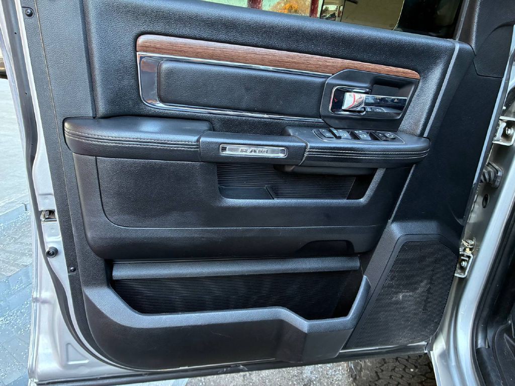 2015 RAM 2500 Image 12