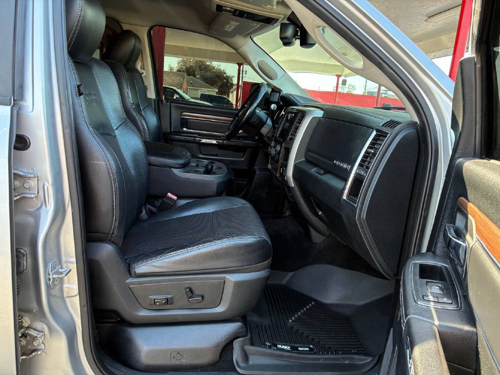 2015 RAM 2500 Image 16