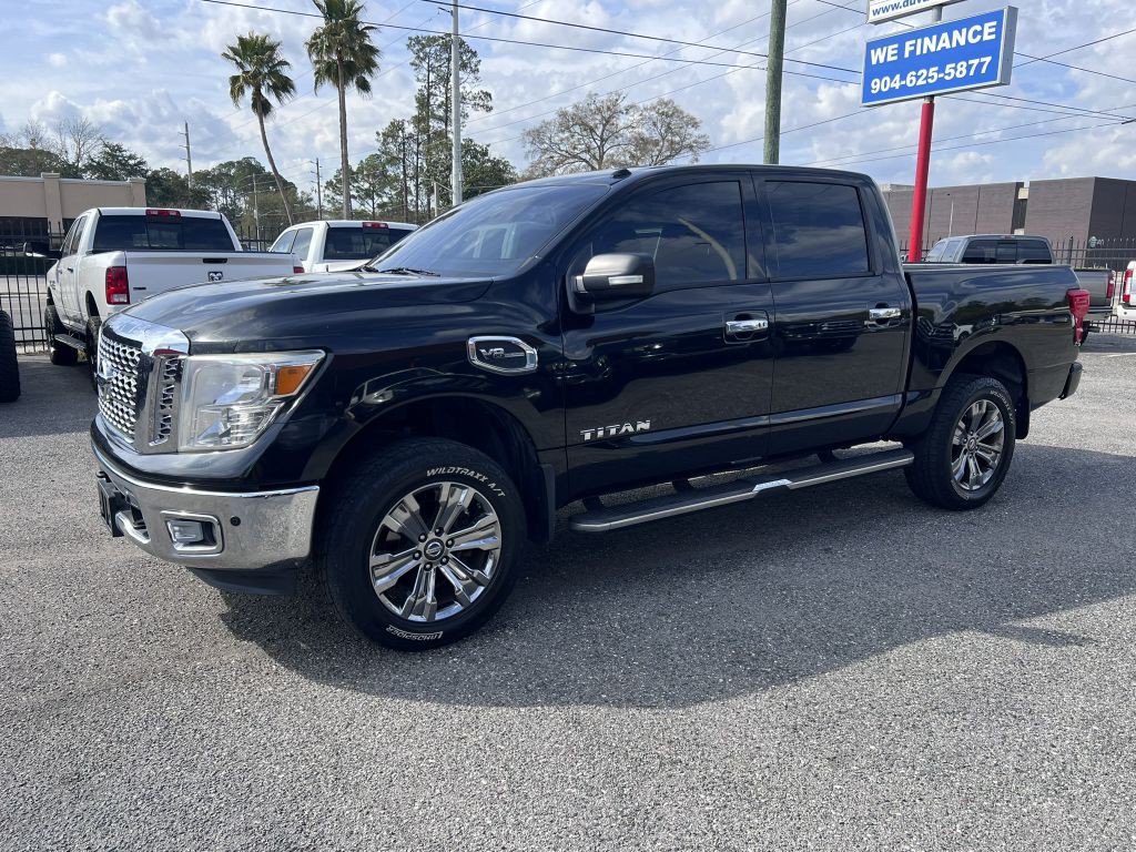 2017 Nissan Titan Image 2