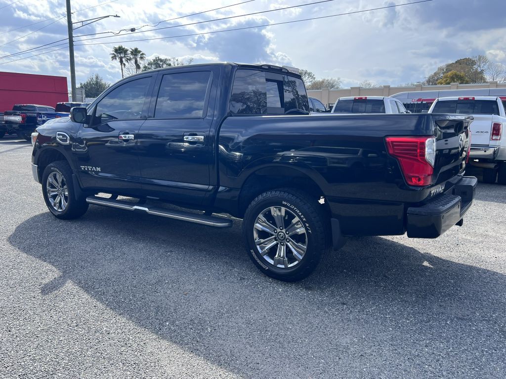 2017 Nissan Titan Image 3