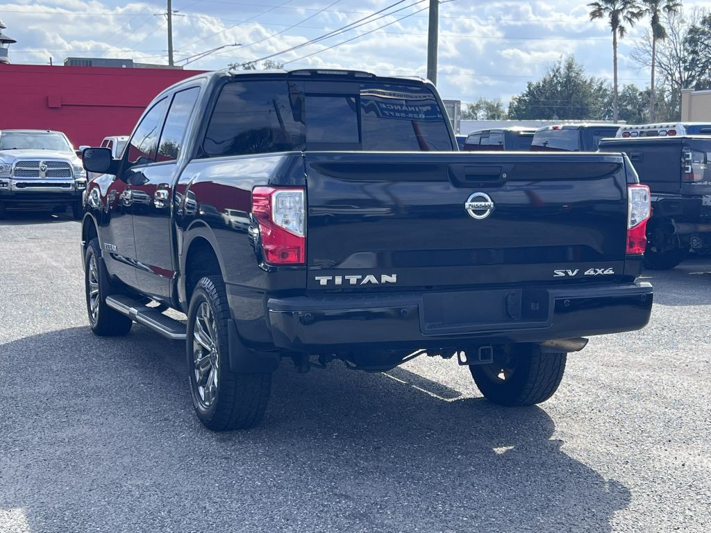 2017 Nissan Titan Image 4