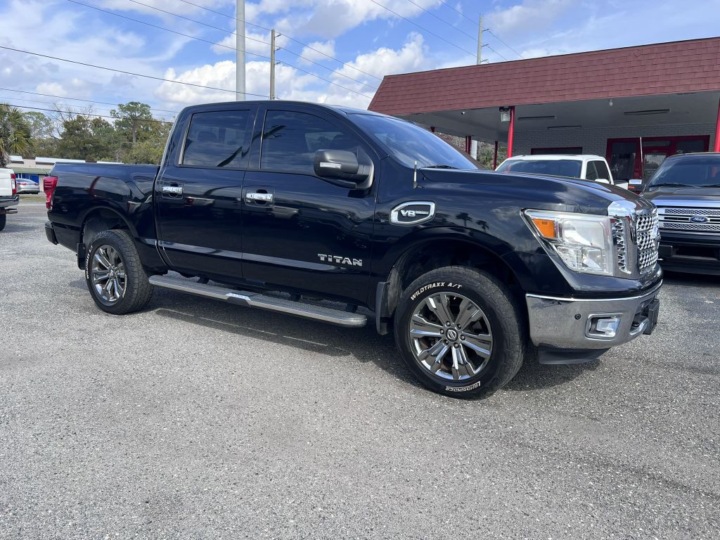 2017 Nissan Titan Image 9