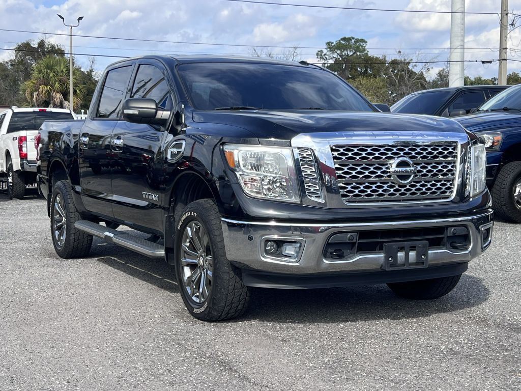 2017 Nissan Titan Image 10