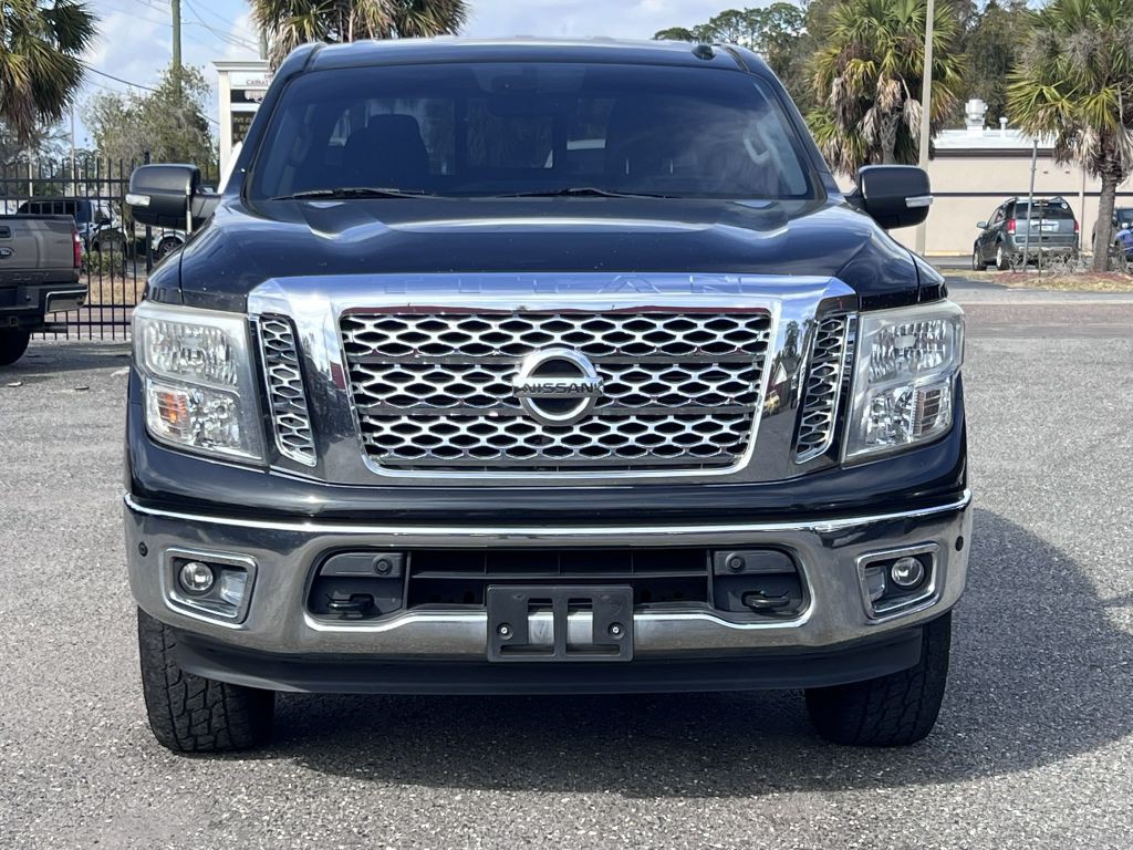 2017 Nissan Titan Image 11