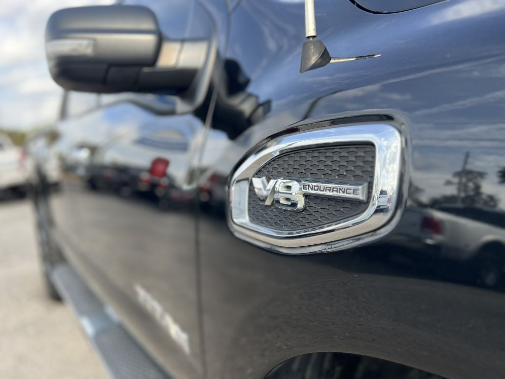 2017 Nissan Titan Image 13