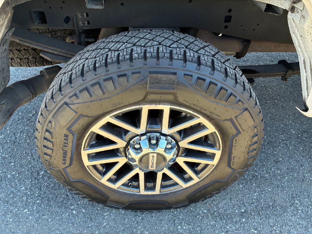 2017 Ford F-250 Image 9