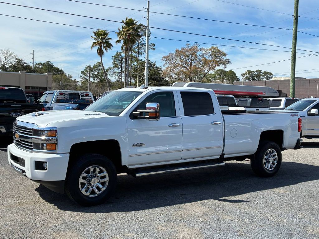 2017 Chevrolet Silverado 1500 Image 2