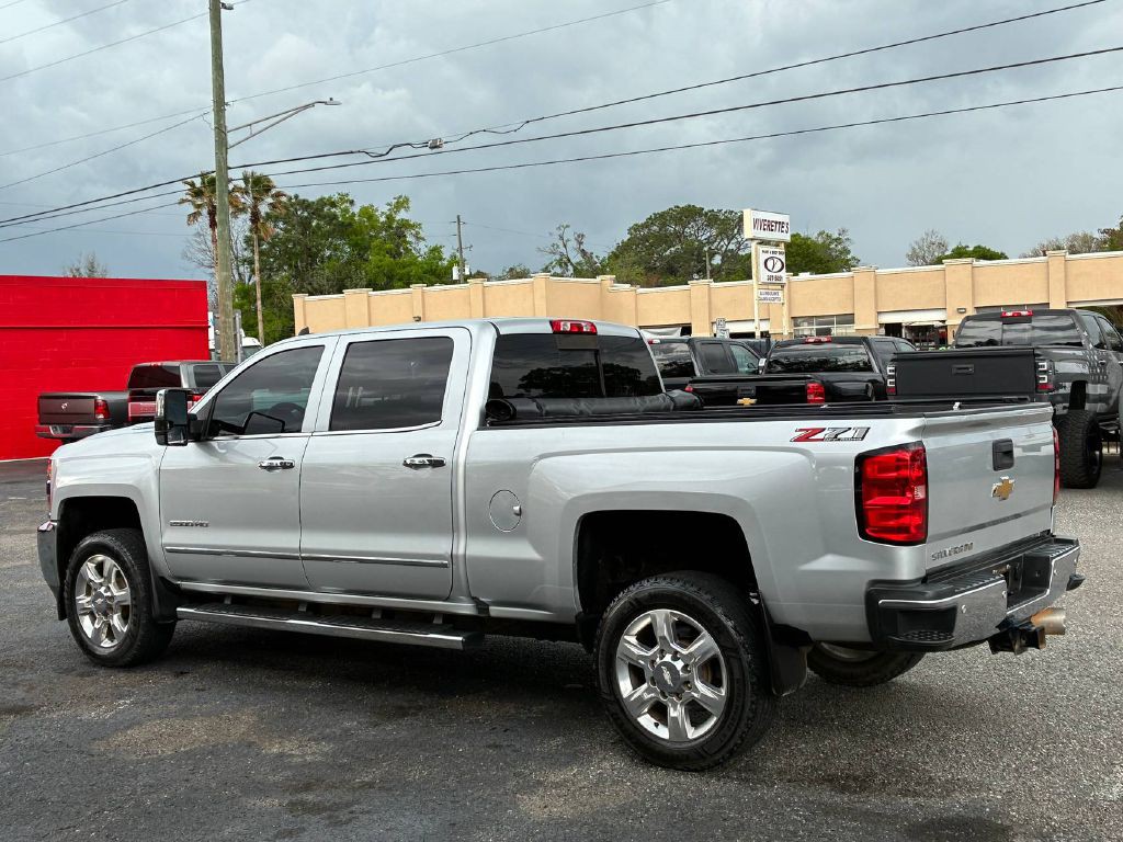 2018 Chevrolet Silverado 1500 Image 3