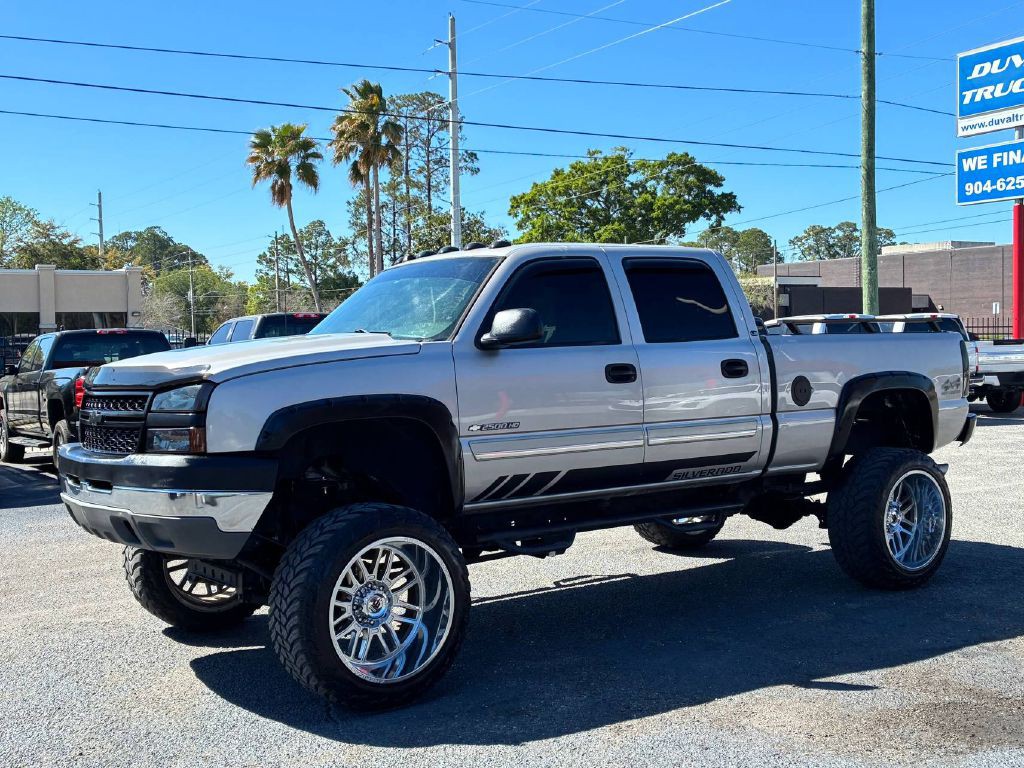 2005 Chevrolet Silverado 1500 Image 2