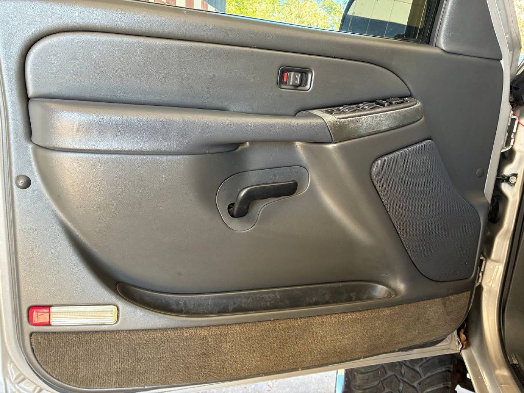 2005 Chevrolet Silverado 1500 Image 11