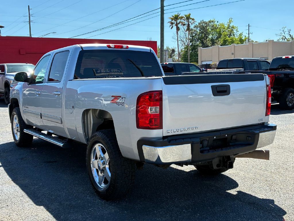 2011 Chevrolet Silverado 1500 Image 4