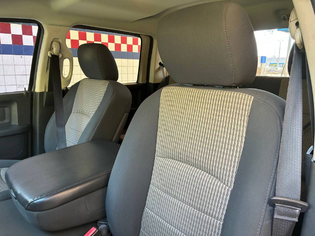 2012 Dodge Ram 2500 Image 12