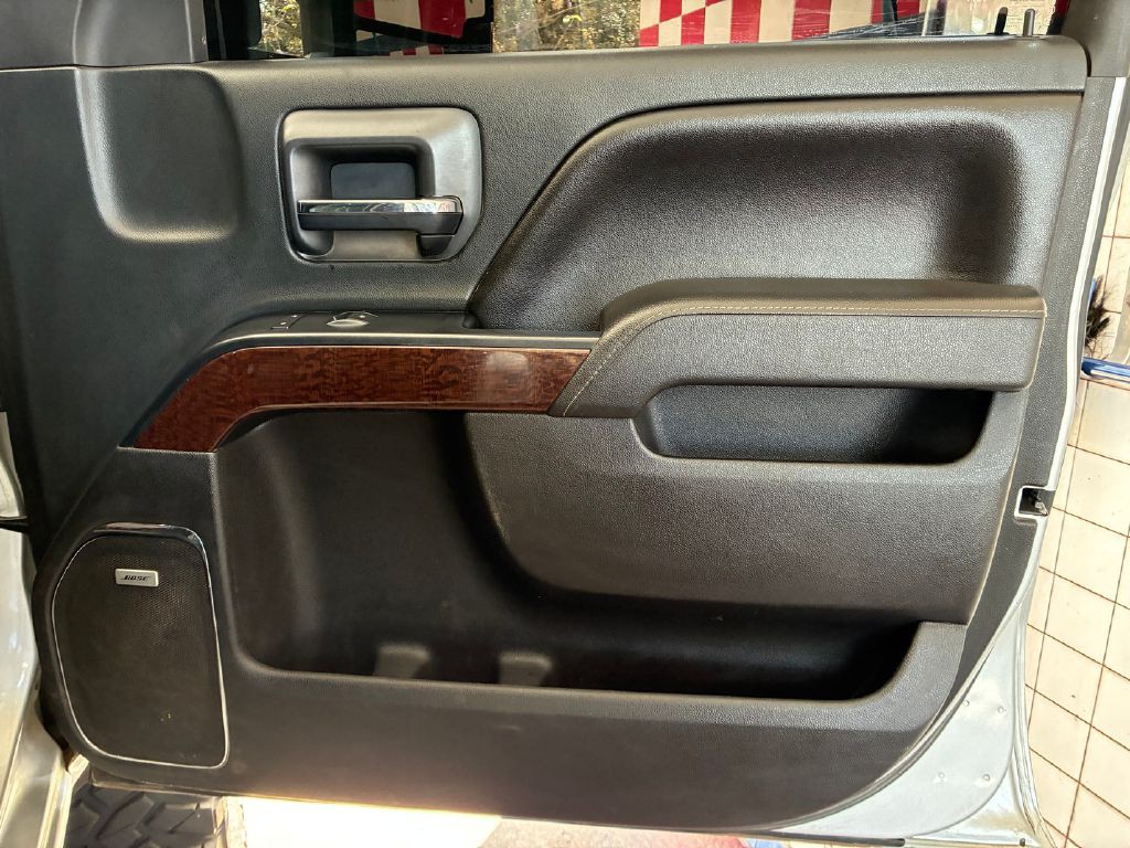 2016 GMC Sierra 2500 Image 17