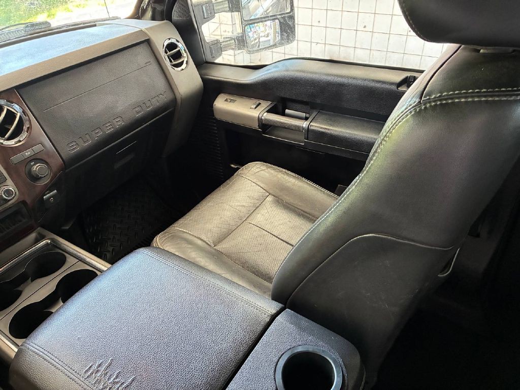 2011 Ford F-250 Image 18
