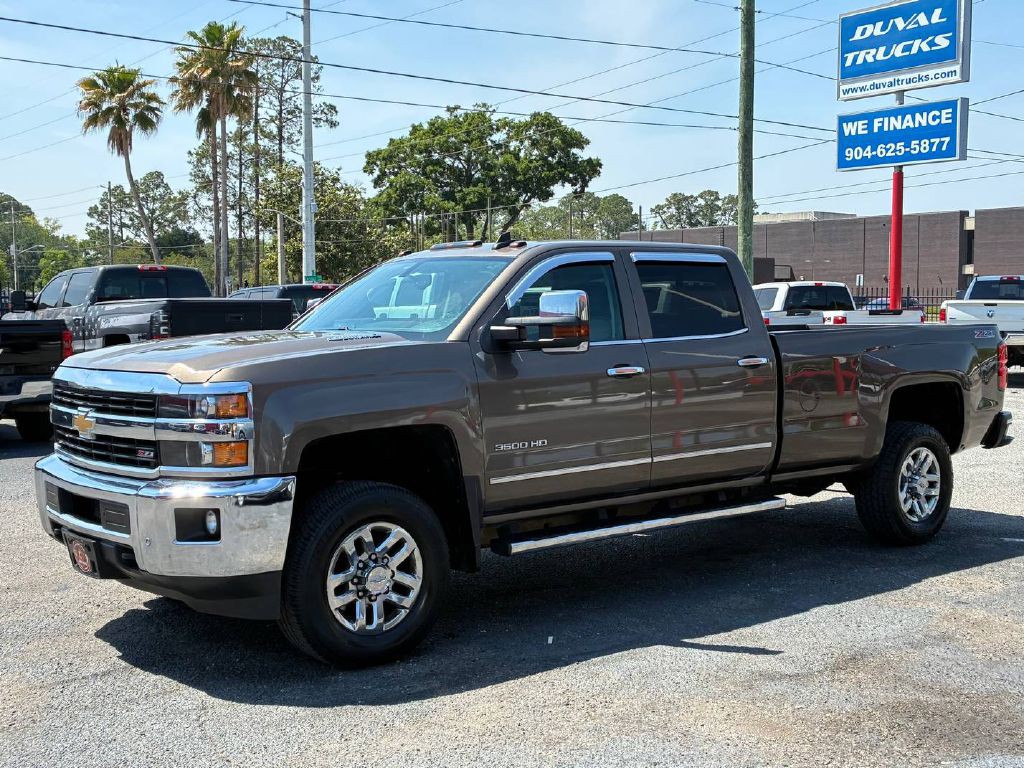 2015 Chevrolet Silverado 1500 Image 2