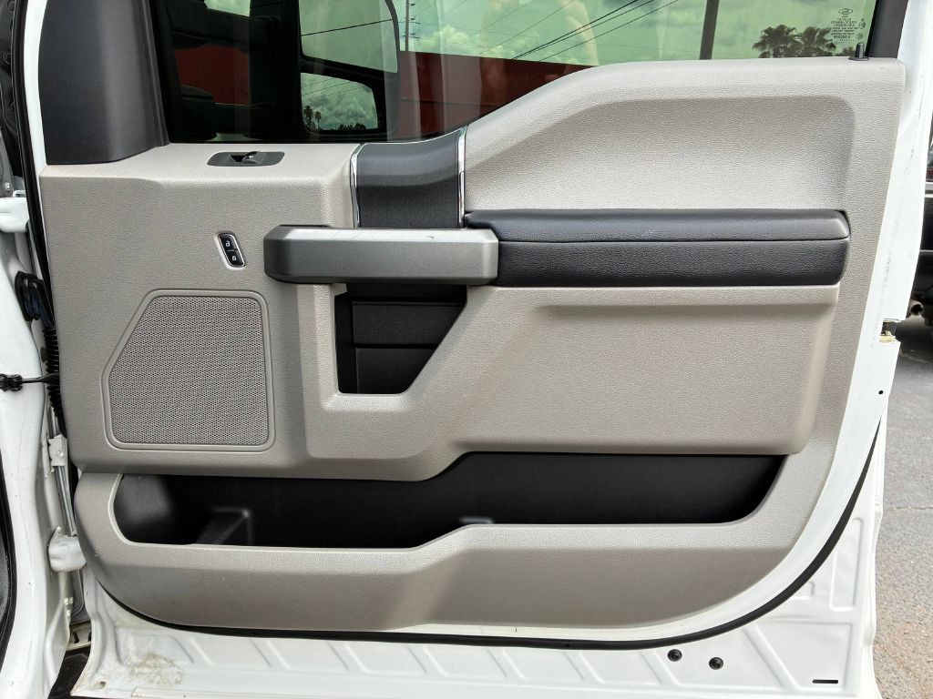 2017 Ford F-350 Image 16
