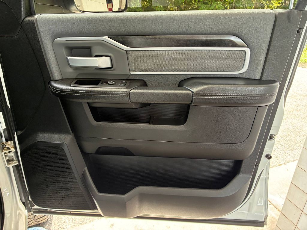 2021 RAM 2500 Image 17