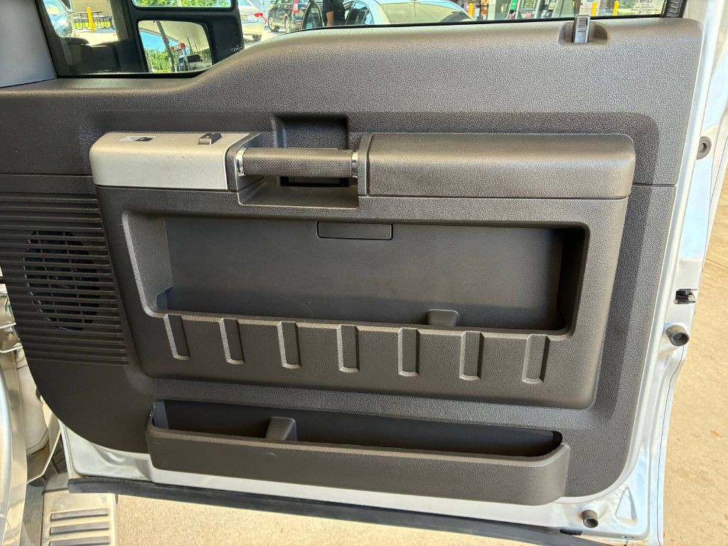 2015 Ford F-250 Image 16