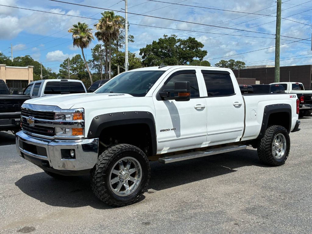 2015 Chevrolet Silverado 1500 Image 2